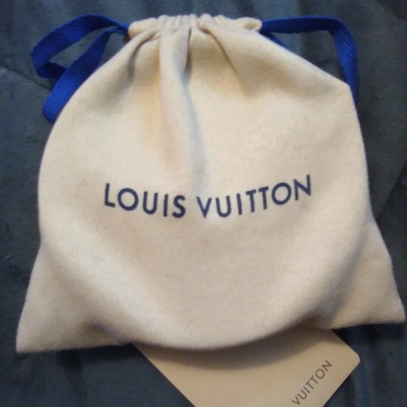 Louis Vuitton Belt - Picture 2 of 3